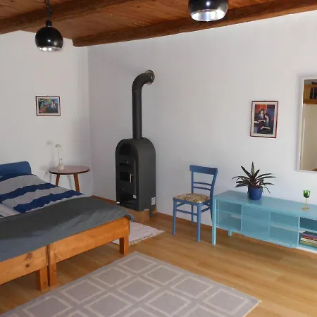 Merum Pinceszet Es Vendegszoba Apartment