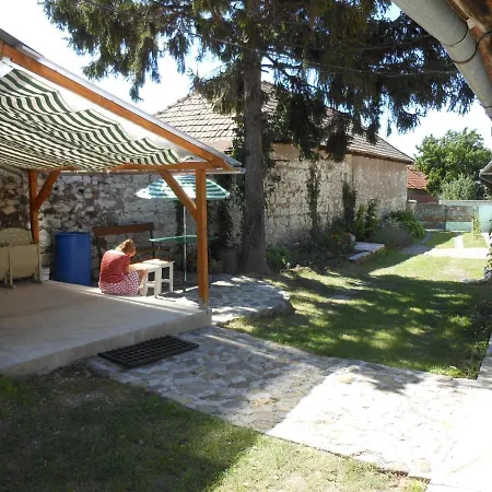 Apartment Merum Pinceszet Es Vendegszoba Tállya